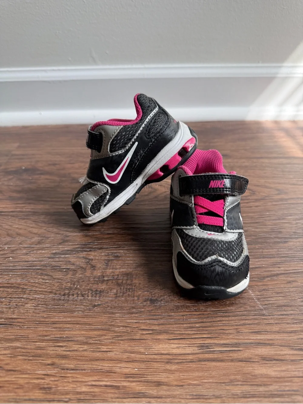 Vintage Nike Shox Black Pink Sneakers Size 4C Baby Girl toddler Shoes 2011
